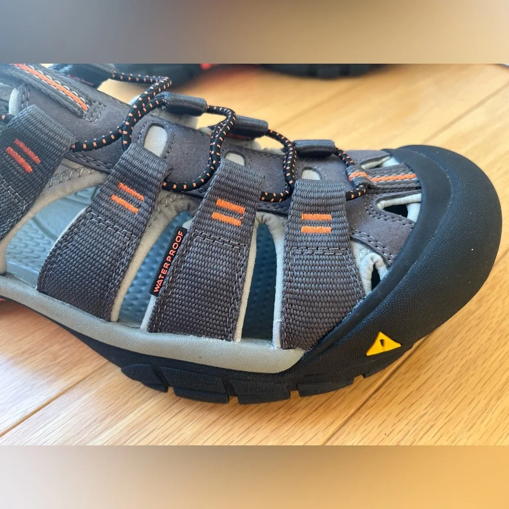 KEEN Men’s Newport H2 Sandals - Grey - Size 10 - Picture 8 of 12